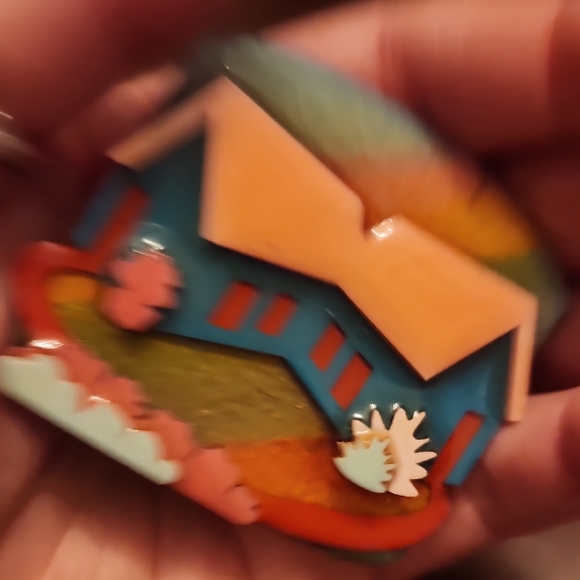 Colorful House Brooch - Picture 3 of 3
